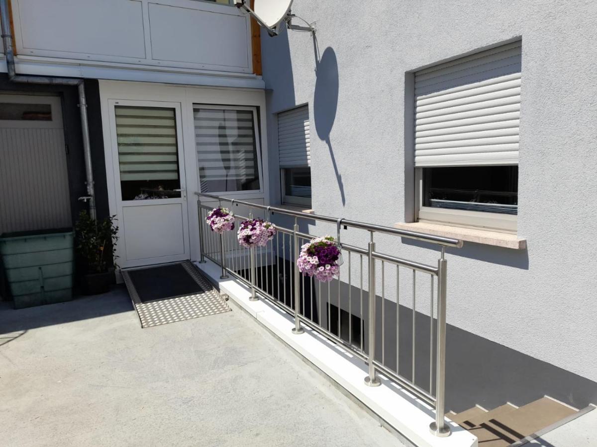 Haus Monika Apartamento Zeltingen-Rachtig Exterior foto